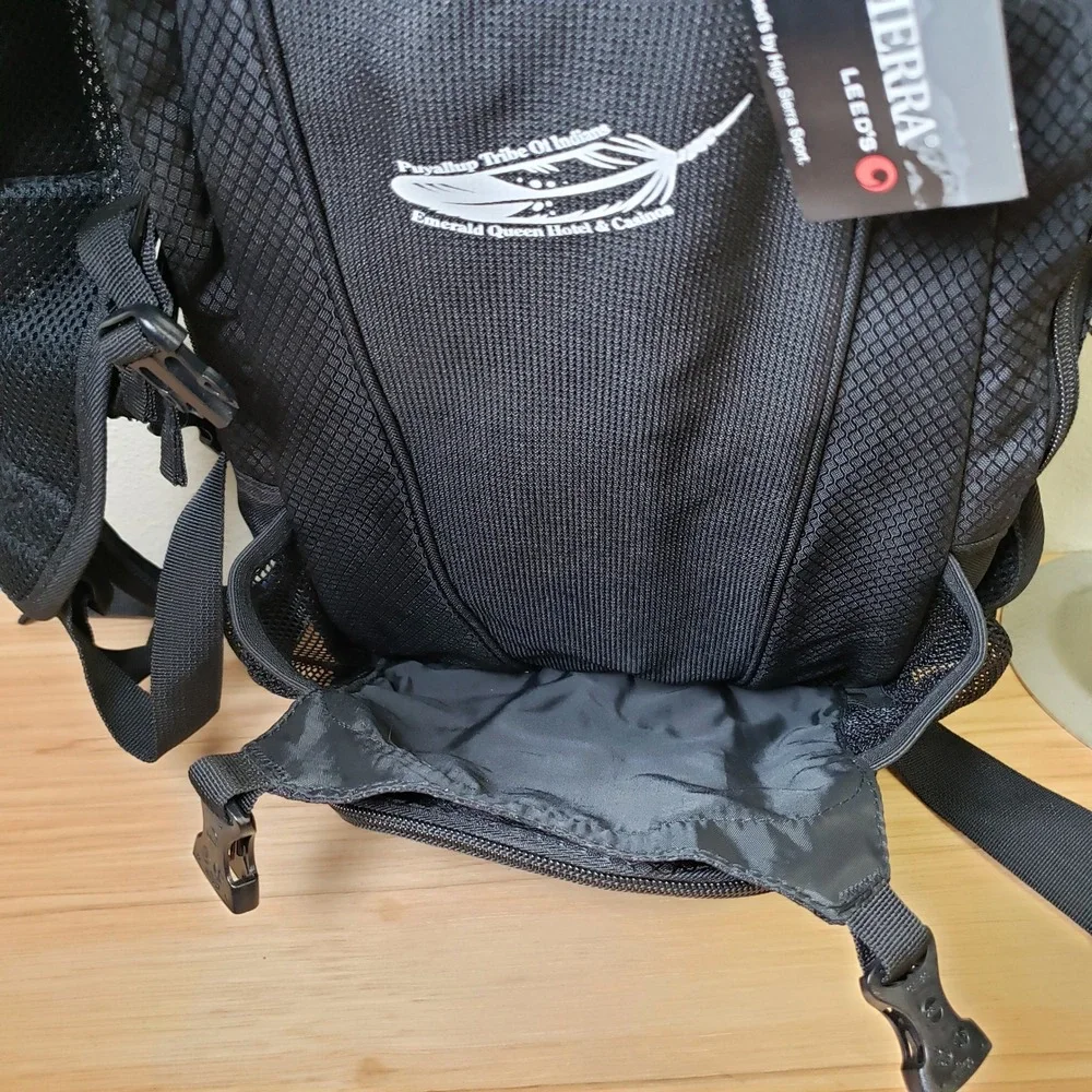High Sierra For Leed's‎ Hydration H20 Backpack Black Hiking Camping Outdoor NWT